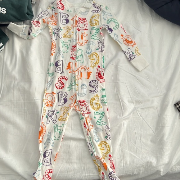 Alphabet pajama onesie - Picture 2 of 2